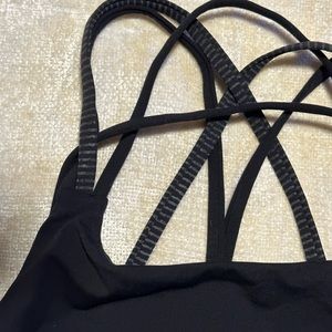Lululemon Strappy Energy Sports Bra Size 6